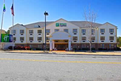 Holiday Inn Express and Suites Acworth Kennesaw No
