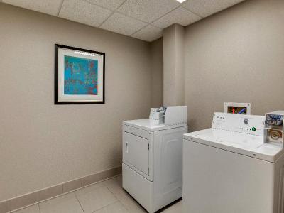 Holiday Inn Express & Suites I 95 Capitol Beltway
