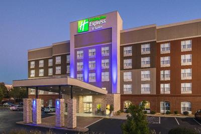Holiday Inn Express and Suites Duluth Mall Area