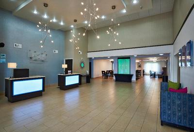 Holiday Inn Express and Suites Birmingham South Pe