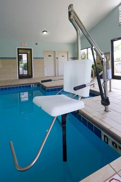 Holiday Inn Express and Suites Birmingham South Pe