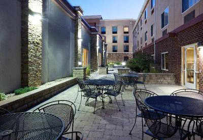 Holiday Inn Express and Suites Aberdeen