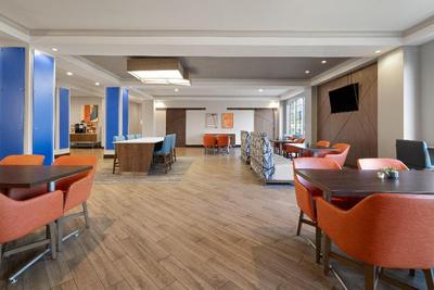 Holiday Inn Express & Suites Aiken