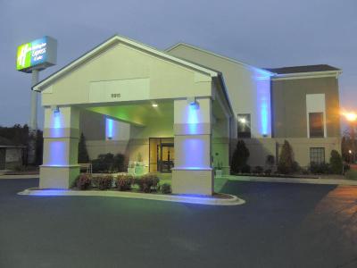 Holiday Inn Express and Suites Birmingham NE Truss