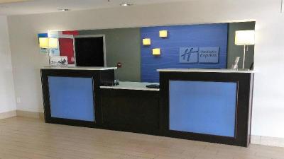Holiday Inn Express and Suites Birmingham NE Truss