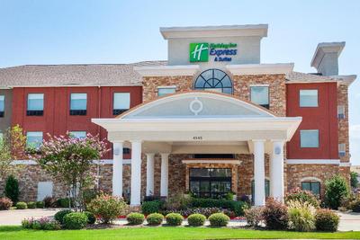 Holiday Inn Express and Suites Texarkana