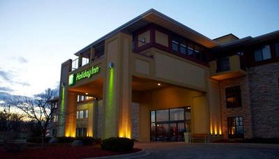 Holiday Inn Pewaukee Milwaukee West