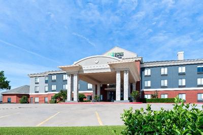 Holiday Inn Express and Suites Perry