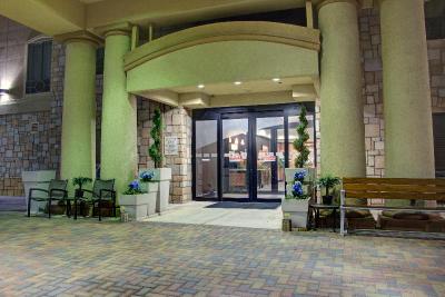 Holiday Inn Express and Suites Paris