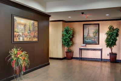 Holiday Inn Express and Suites Paris
