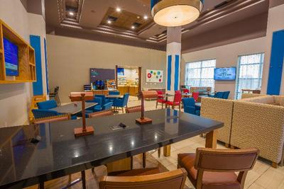 Holiday Inn Express and Suites Pasco TriCities