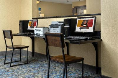 Holiday Inn Express and Suites Uvalde