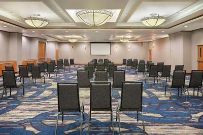 DoubleTree by Hilton Richmond Airport