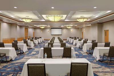 DoubleTree by Hilton Richmond Airport
