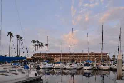 Holiday Inn Express and Suites Ventura Harbor