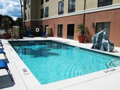 Holiday Inn Express and Suites Quincy I 10