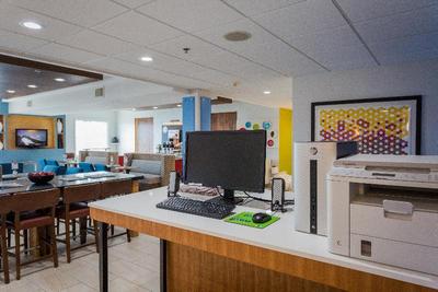 Holiday Inn Express and Suites Reading