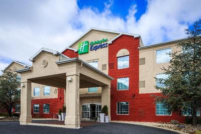Holiday Inn Express and Suites Reading