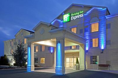 Holiday Inn Express and Suites Reading