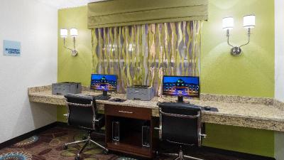 Holiday Inn Express and Suites Wyomissing
