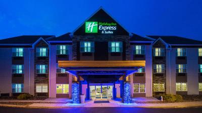 Holiday Inn Express and Suites Wyomissing