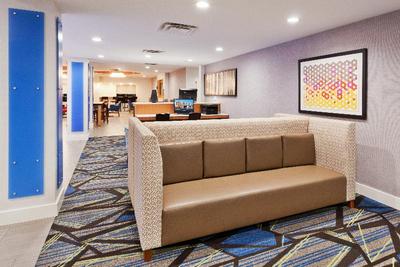 Holiday Inn Express and Suites Rome