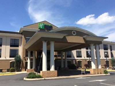 Holiday Inn Express and Suites Winchester