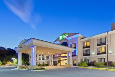 Holiday Inn Express and Suites Winchester