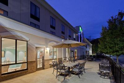 Holiday Inn Express and Suites Winchester