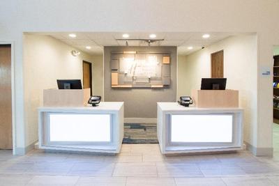 Holiday Inn Express and Suites Worthington