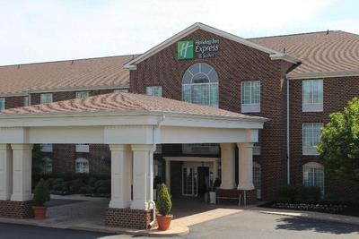 Holiday Inn Express & Suites Warrenton, an IHG