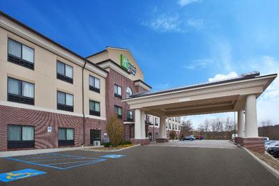 Holiday Inn Express and Suites Washington Meadow L