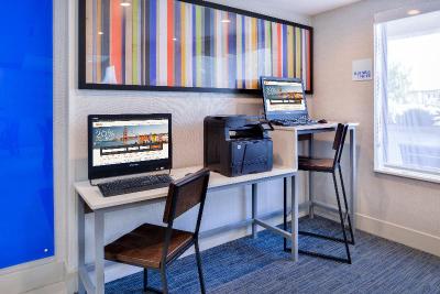 Holiday Inn Express and Suites Selma