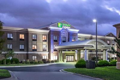 Holiday Inn Express Kansas City-at the Legends