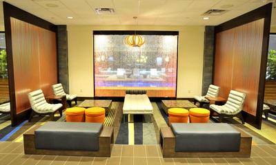 Holiday Inn & Suites Charleston West