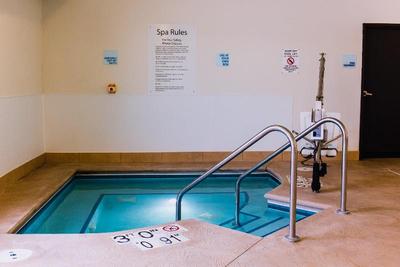 Holiday Inn Express and Suites Sidney
