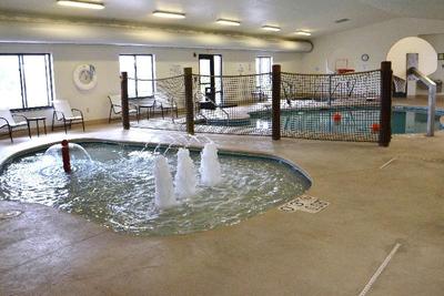 Holiday Inn Express and Suites Sidney