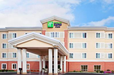 Holiday Inn Express and Suites Chehalis Centralia