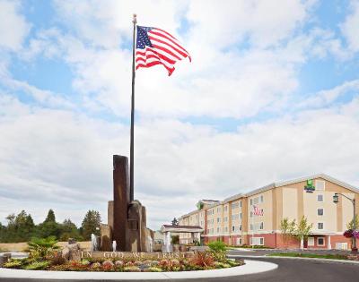 Holiday Inn Express and Suites Chehalis Centralia