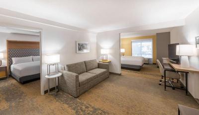 Holiday Inn Hotel and Suites Orange Park Wells Rd.