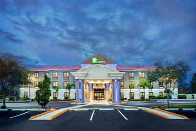 Holiday Inn Express and Suites Sebring