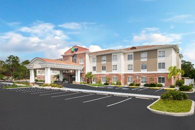 Holiday Inn Express and Suites Spring Hill