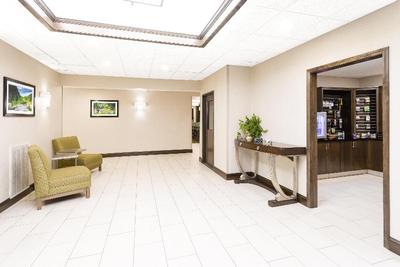 Holiday Inn Express Princeton I 77