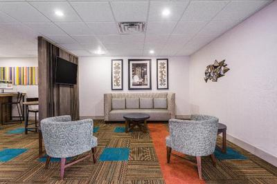 Holiday Inn Express and Suites Petersburg Fort Lee