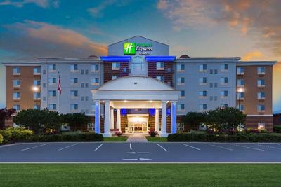 Holiday Inn Express and Suites Petersburg Fort Lee
