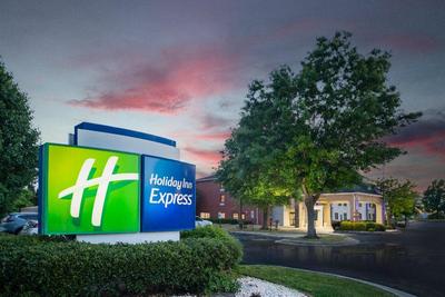 Holiday Inn Express Clayton Se Raleigh