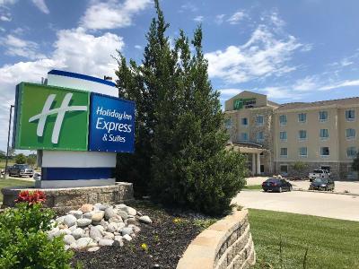 Holiday Inn Express and Suites St. Joseph