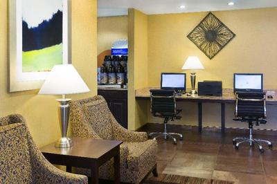 Holiday Inn Express and Suites Sandy South Salt La
