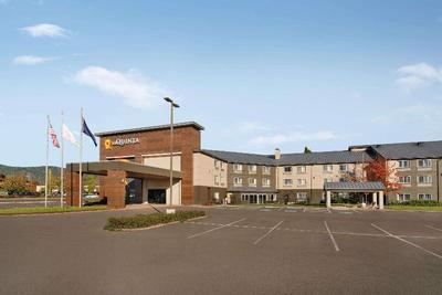 La Quinta Inn Suites By Wyndham Springfield