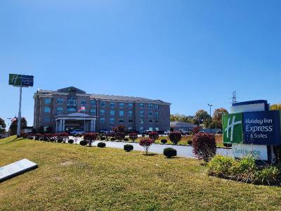 Holiday Inn Express and Suites Somerset Central